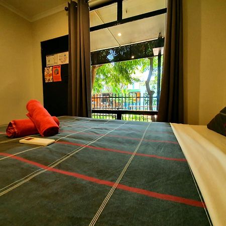 Jump Inn Alice Budget Accommodation Alice Springs Kültér fotó