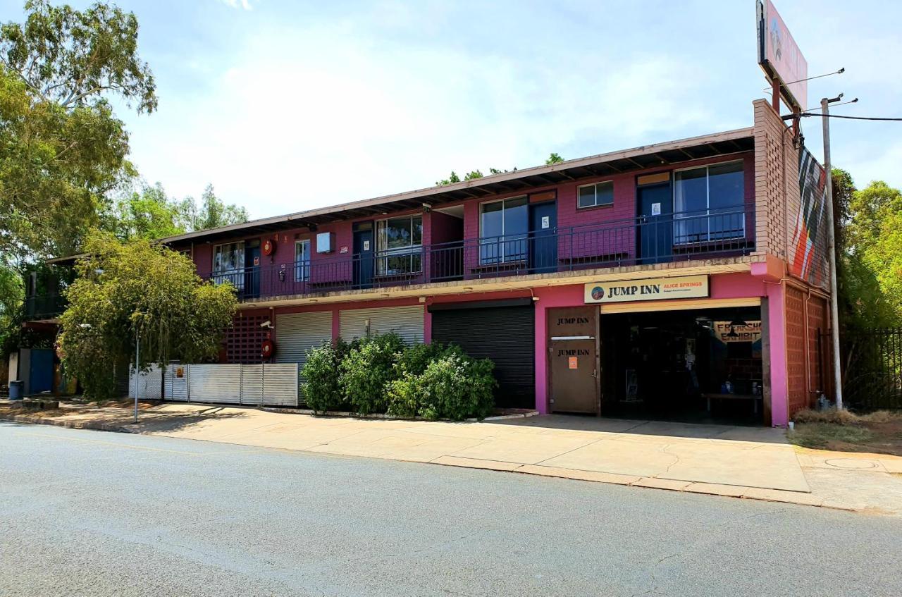 Jump Inn Alice Budget Accommodation Alice Springs Kültér fotó