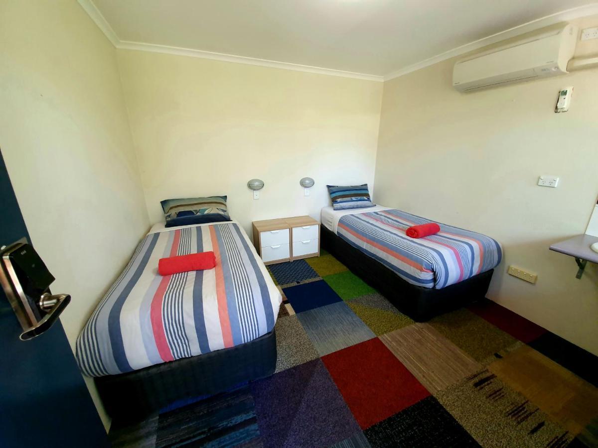 Jump Inn Alice Budget Accommodation Alice Springs Kültér fotó